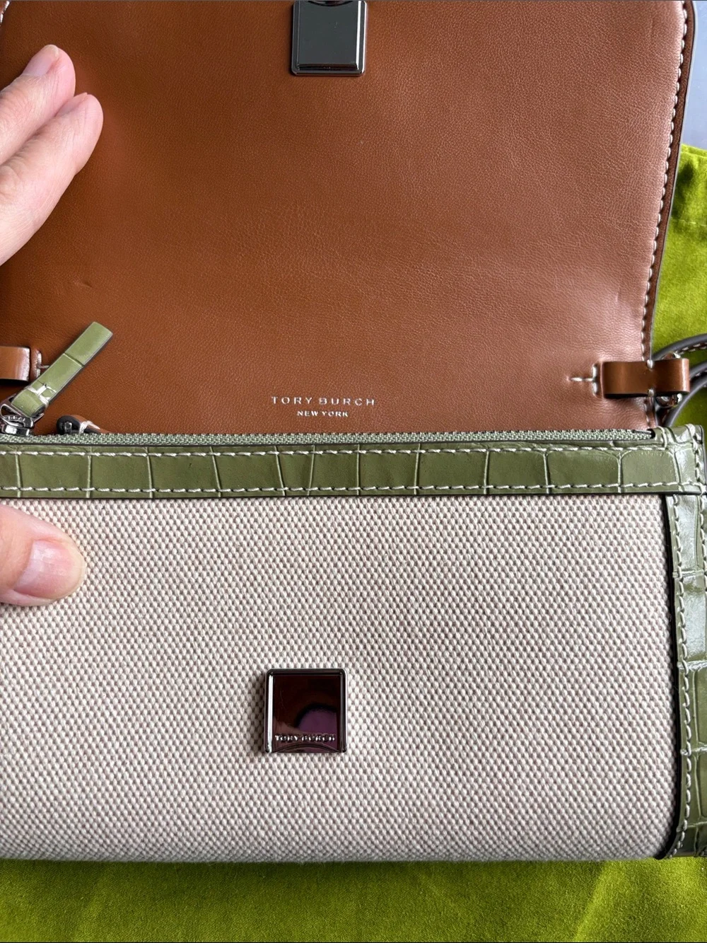 Tory Burch Thea Flat Wallet Crossbody Canvas Green Croc-embossed leather trim - Picture 5 of 16